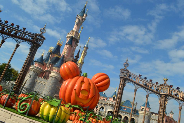  photo disneyparis4_zps070ce7f1.png